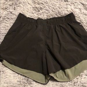 Lululemon reversible shorts WORN ONCE size 8